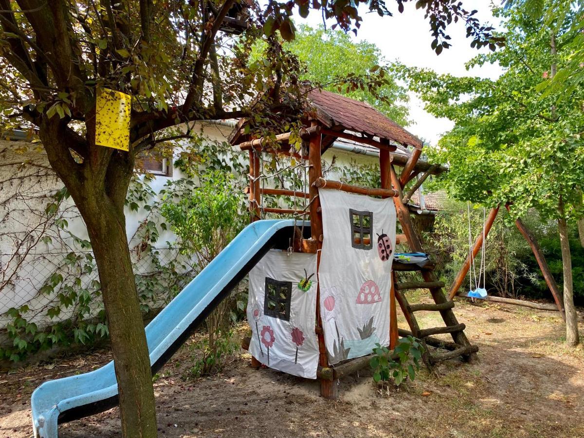 Ferienwohnung Nyugalom Szigete Haz Lakitelek Exterior foto