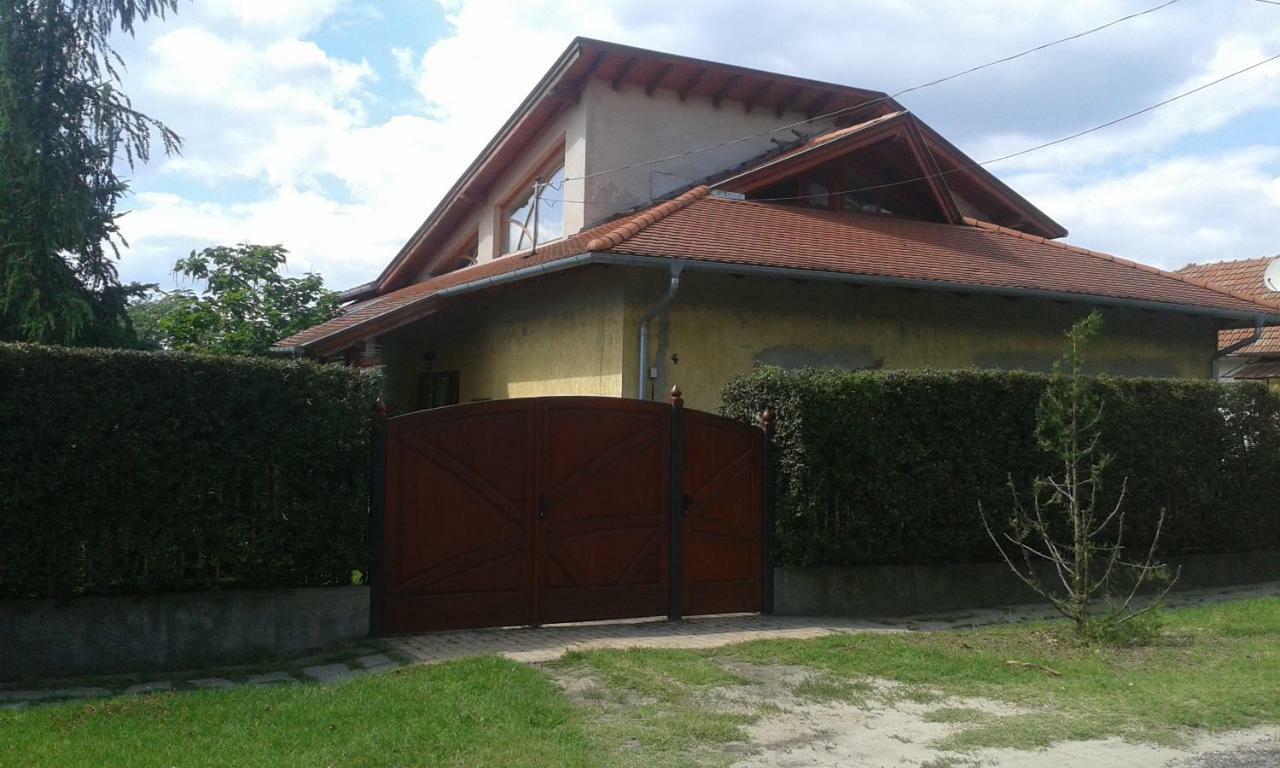 Ferienwohnung Nyugalom Szigete Haz Lakitelek Exterior foto